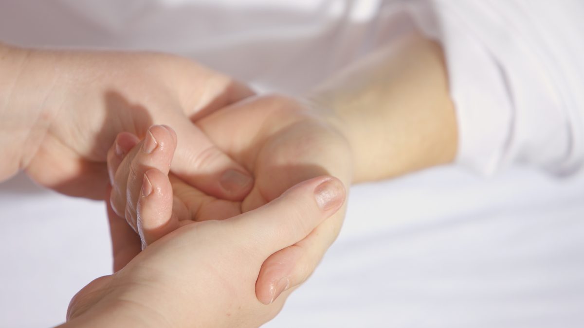 腱鞘炎・ばね指の治し方をわかりやすく解説